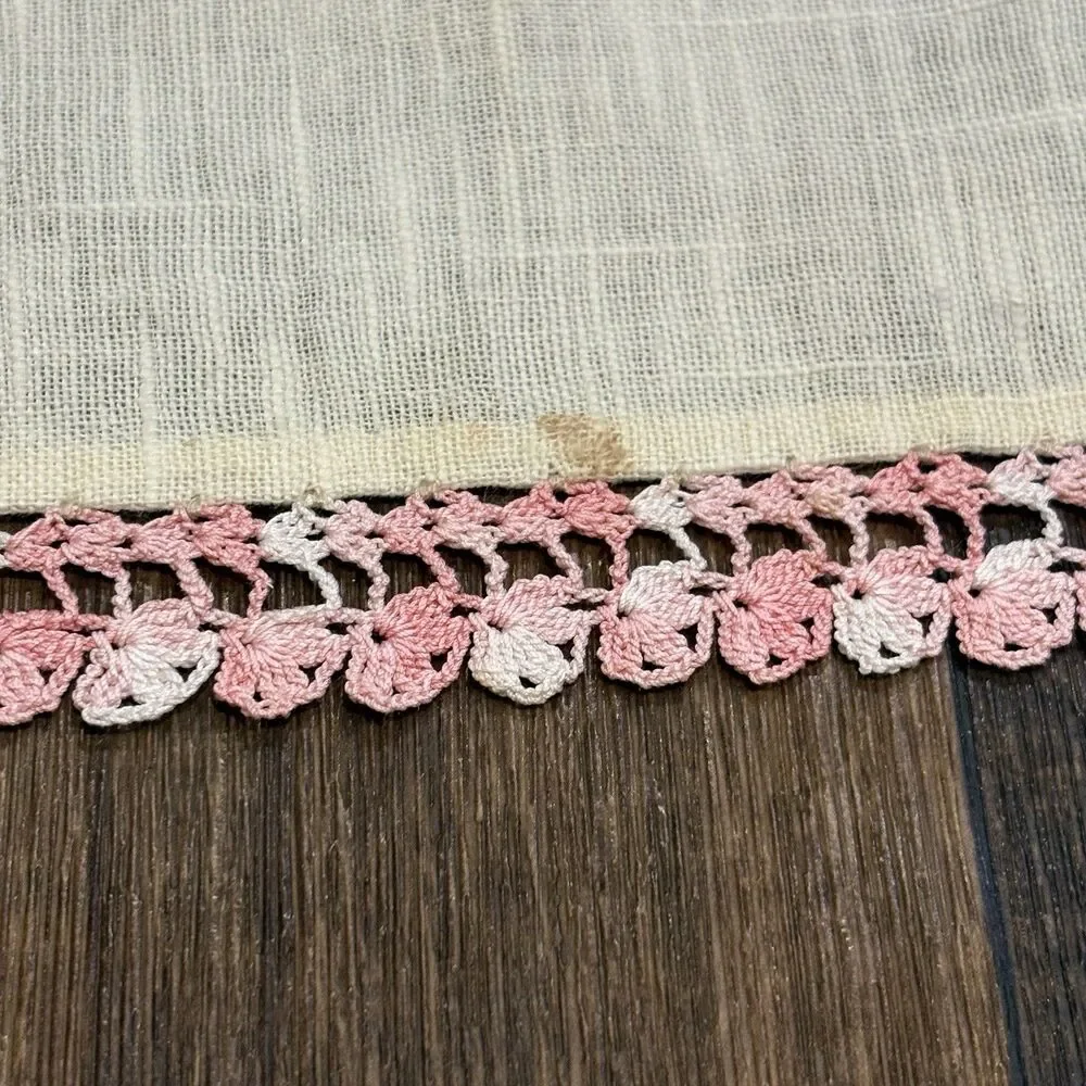 Set of 4 Vintage Handmade Linen Napkins Pink Crochet Trim Embroidered Floral